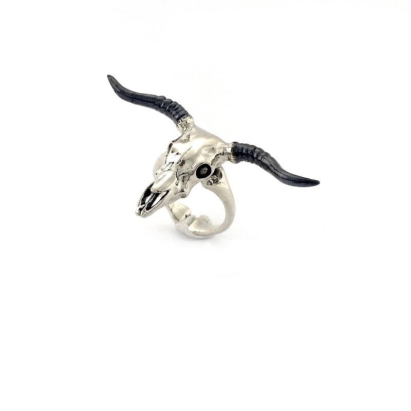 Zodiac Bull skull ring is for Taurus in white bronze and oxidized antique color ,Rocker jewelry ,Skull jewelry,Biker jewelry - 戒指 - 其他金属 