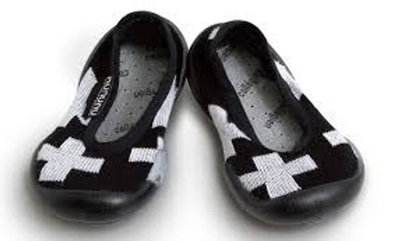 2015 NUNUNU+collegien 黑底白十字架平口袜鞋(小孩款) - 童装鞋 - 其他材质 黑色