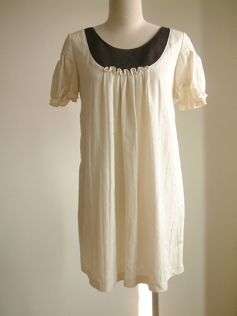 娃娃袖洋装-米白 - 洋装/连衣裙 - 其他材质 白色