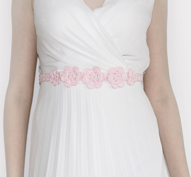 Cherry Blossom Pink Bridal Belt - Rose Blush Pink Crochet Floral Belt for Weddings as Bridal Sash, Flower Girl or Matching Bridesmaid Belts - 腰带/皮带 - 其他材质 粉红色