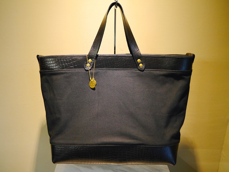 【YuYu】名模张珈瑜自创品牌 -Weekday Bag 黑色鳄鱼纹 - 侧背包/斜挎包 - 真皮 黑色