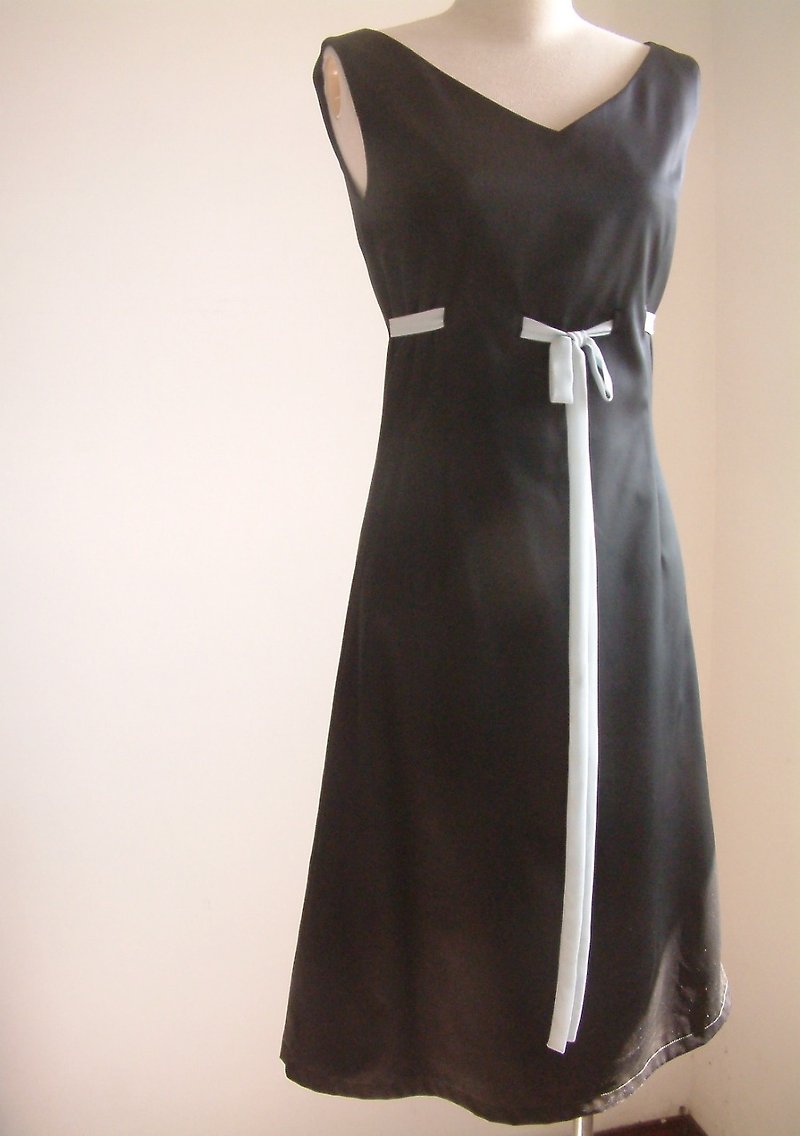 显瘦高腰缎带洋装-黑色 - 洋装/连衣裙 - 其他材质 黑色