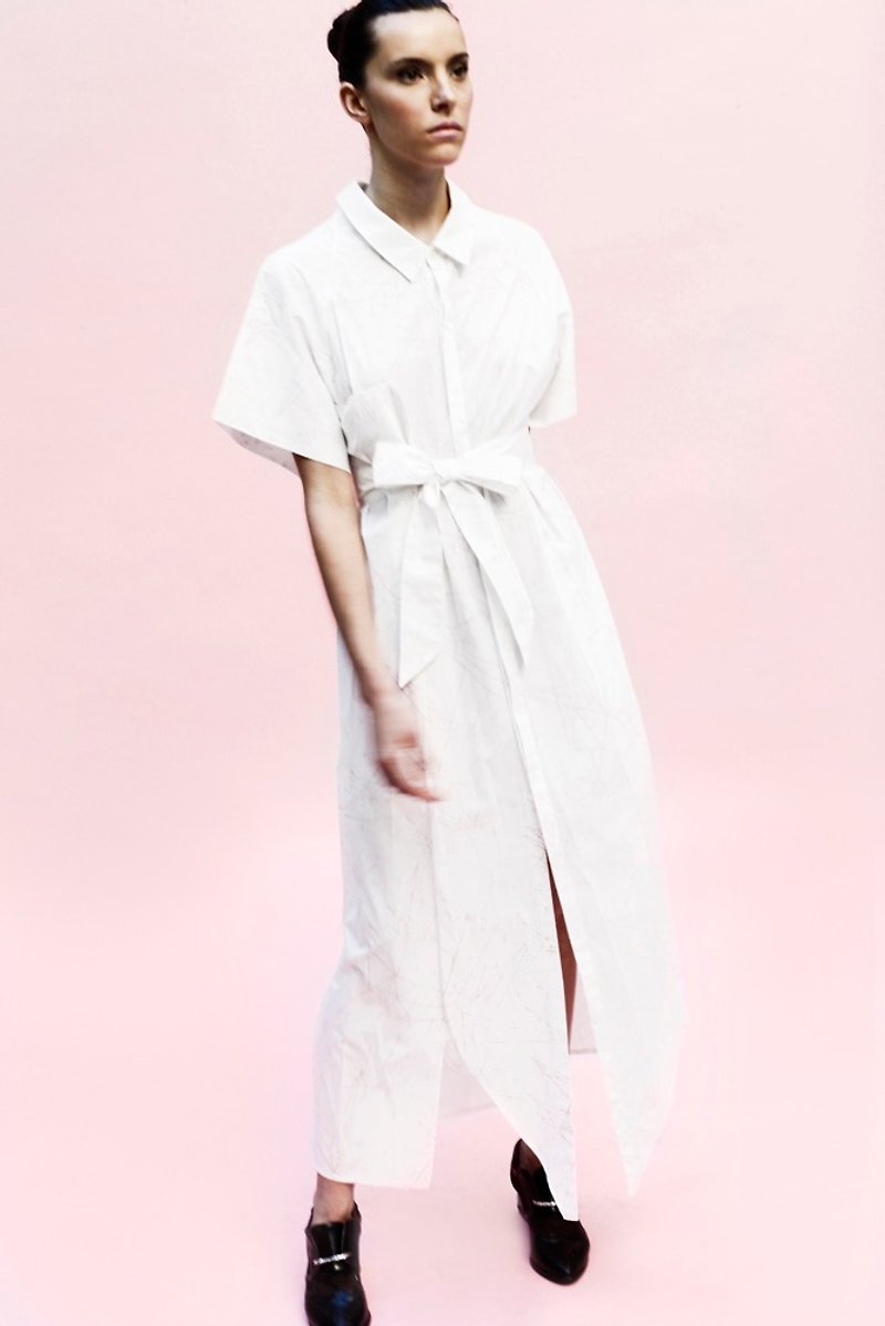 オリガミショートスリーブマキシシャツ/コンプレックスドットプリント/コットン100%/日本製 - 女装衬衫 - 棉．麻 白色