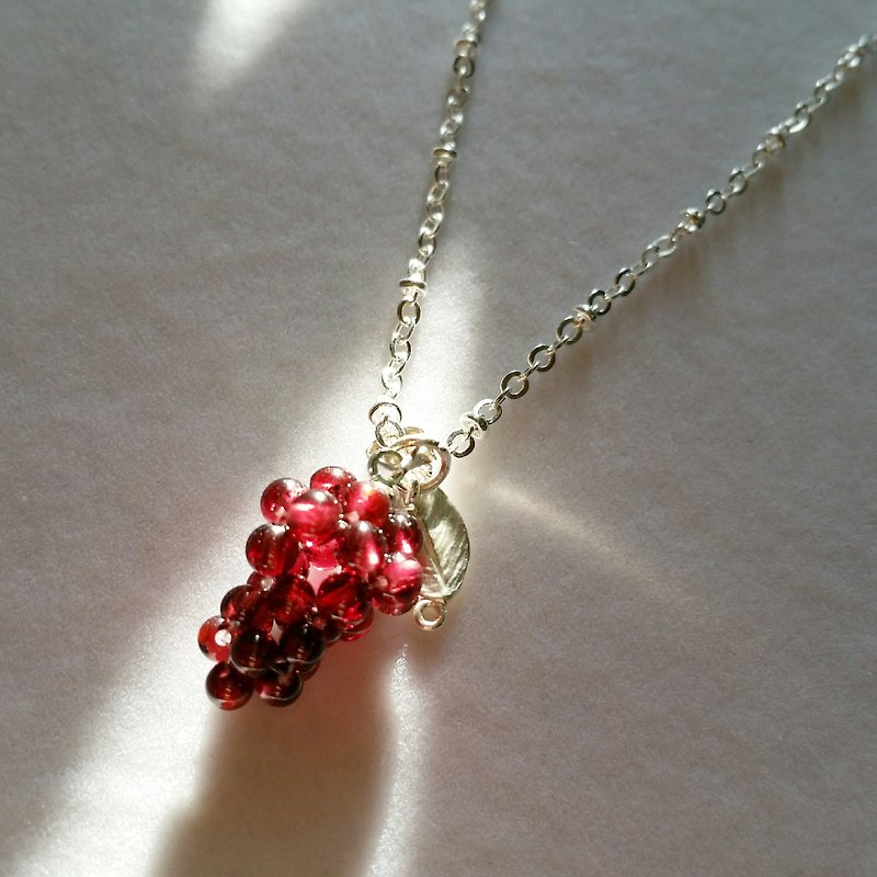 Garnet grape 925 silver necklace 石榴石 提子 925银　锁骨项链 - 项链 - 宝石 红色