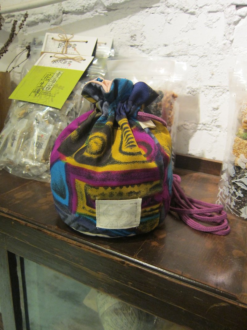 【圆桶包】奶奶衣柜里的时尚-奶奶的七彩领结 - 侧背包/斜挎包 - 其他材质 多色