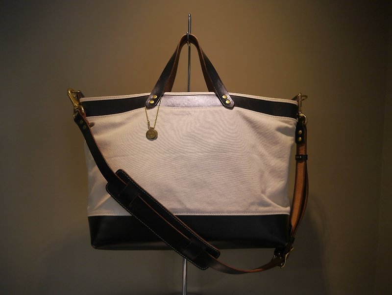 【YuYu】名模张珈瑜自创品牌 -Weekday Bag - 手提包/手提袋 - 真皮 黑色