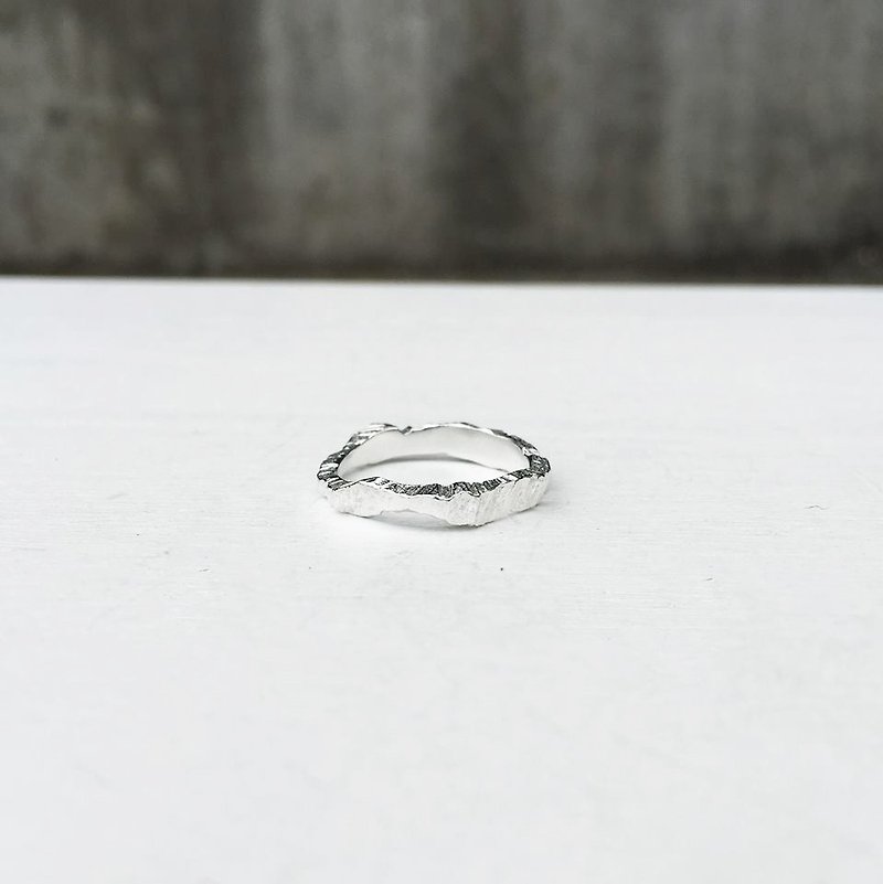 岩穴戒指 Cave Ring 925纯银 - 戒指 - 其他金属 银色