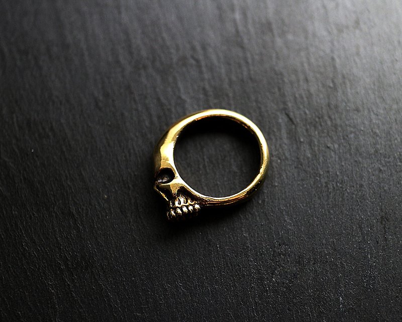 Alive 黄铜侧面骷髅戒指 - 戒指 - 其他金属 