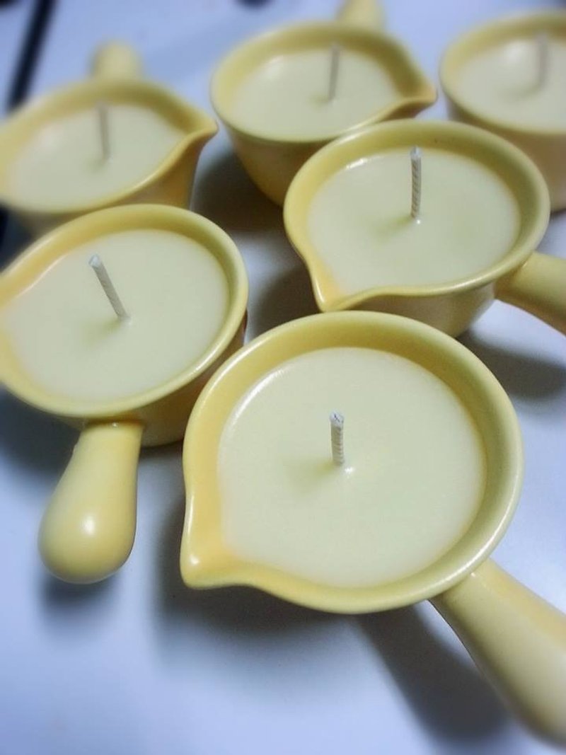 薰衣草热油蜡烛 - 香薰/精油/线香 - 其他材质 黄色