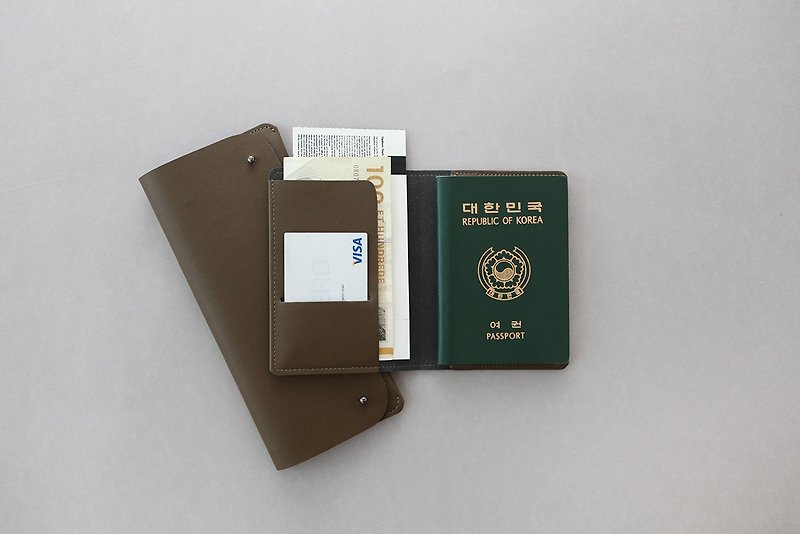 【牛一水佘】韩国 ithinkso Passport Organizer_tall Khaki 质感 皮革 长型 护照夹 - 护照夹/护照套 - 真皮 卡其色