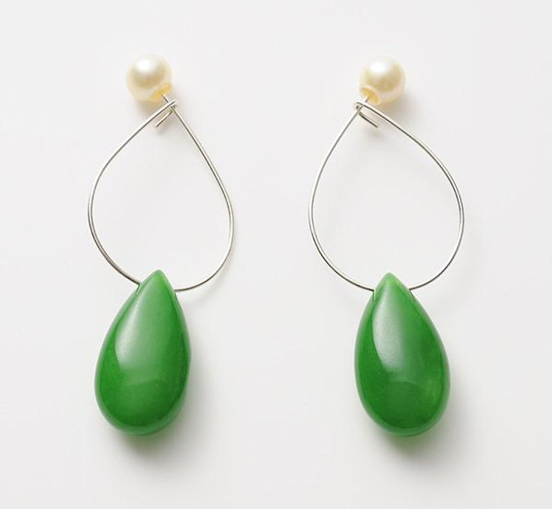 雫のピアス(グリーン) - 耳环/耳夹 - 其他金属 绿色