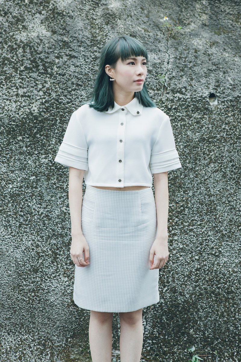 运动材质短版上衣-香港原创品牌Lapeewee - 女装上衣 - 其他材质 白色