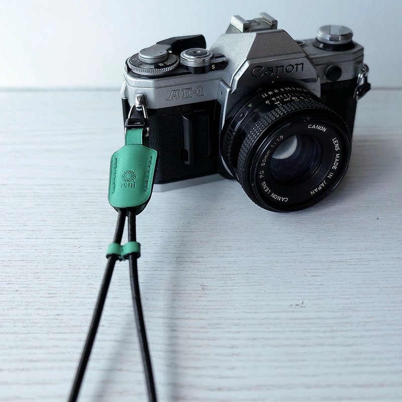 isni相机手腕带 靛蓝绿/黑 欧洲牛皮 职人手作りのカメラハンド - 相机 - 真皮 绿色