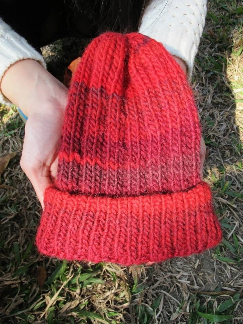 阿母100%的手做帽-酒红色渐层 - 帽子 - 其他材质 红色