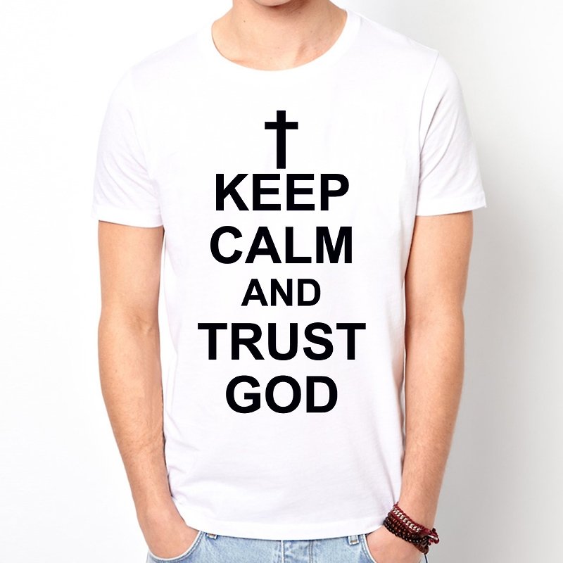 KEEP CALM AND TRUST GOD短袖T恤-2色 文字 十字架 设计  - 男装上衣/T 恤 - 其他材质 多色