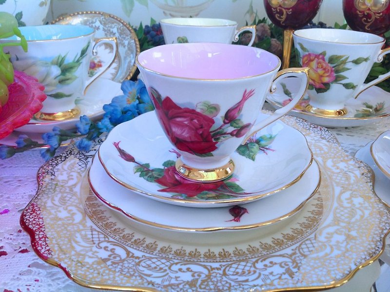 ♥安妮疯古物♥英国骨瓷Royal albert 集团红玫瑰花茶杯咖啡杯三件组~ 新年送礼 - 茶具/茶杯 - 其他材质 红色
