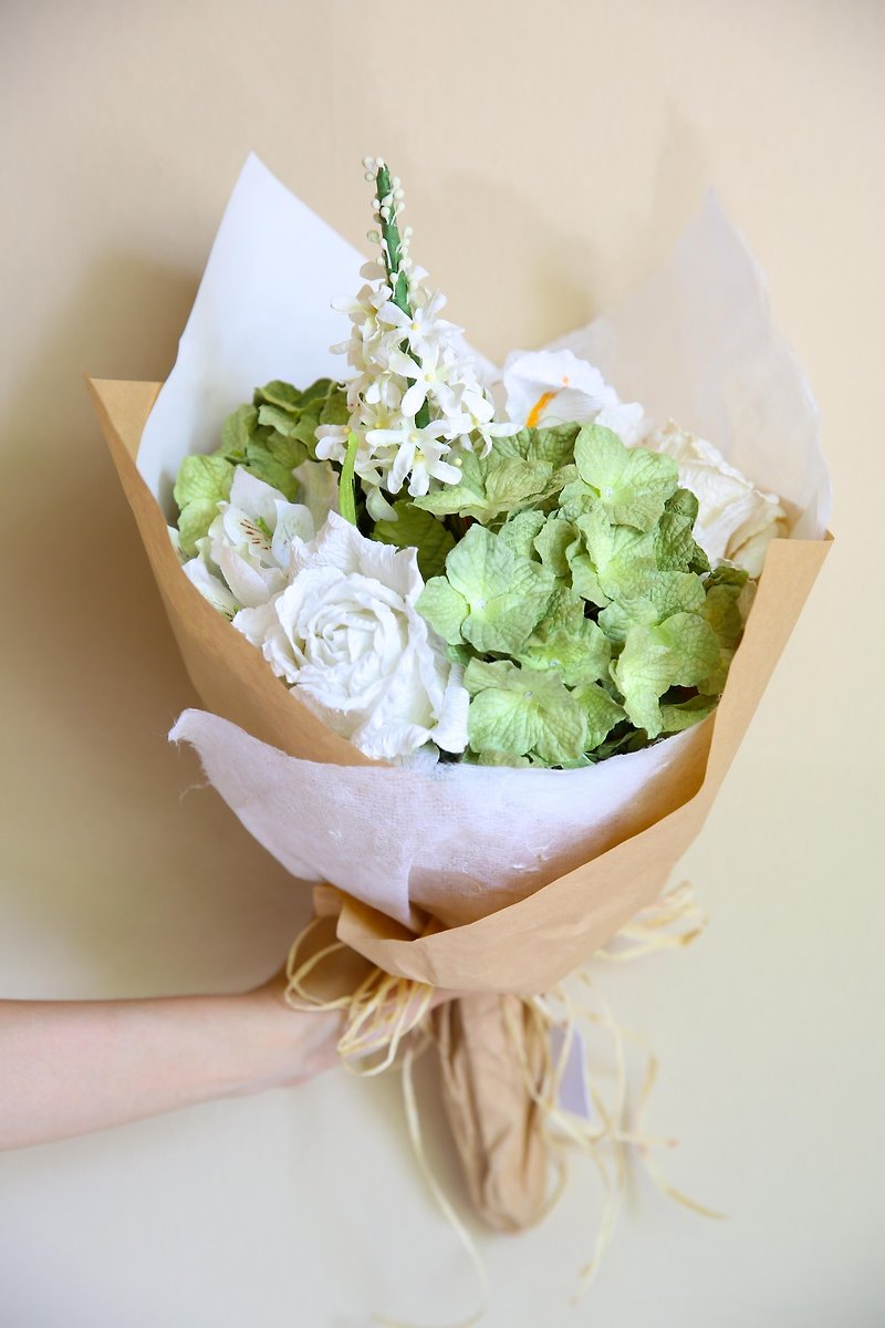 Pale Green Medium Flowers Bouquet - 木工/竹艺/纸艺 - 纸 绿色