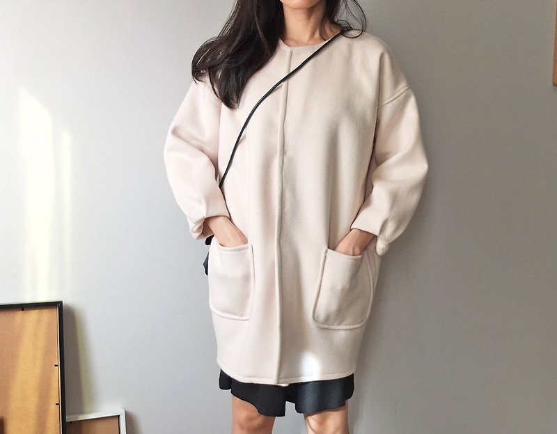 米白羊毛茧型摺袖大衣(含5%cashmere) - 女装休闲/机能外套 - 其他材质 