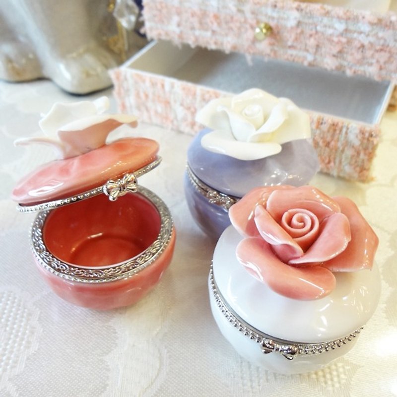 【ChouChou Lista】日本精致花朵陶瓷首饰盒(小) - 收纳用品 - 瓷 