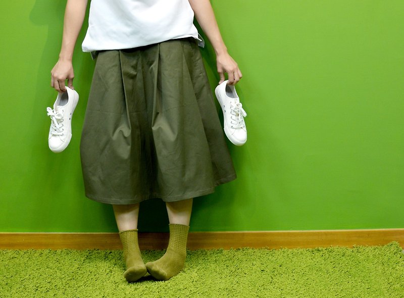 【HIKIDASHI】军绿打褶长裙 - 裙子 - 棉．麻 绿色
