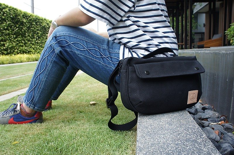 messenger bag medium size black colour travel look - 侧背包/斜挎包 - 其他材质 黑色