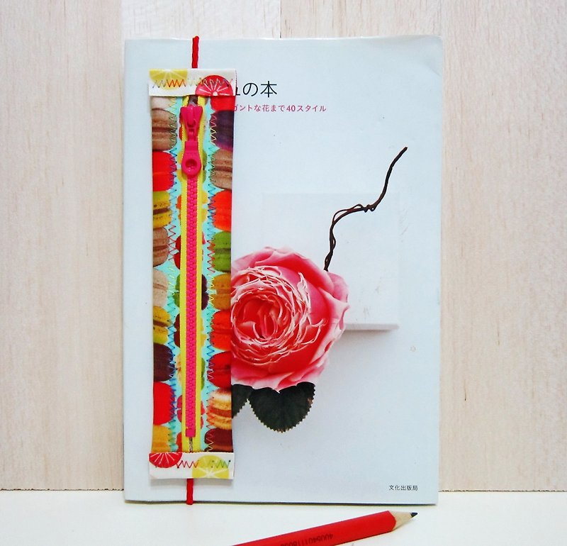 马卡防水龙书签笔袋-A4 Bookmarks pencil case - 铅笔盒/笔袋 - 防水材质 多色
