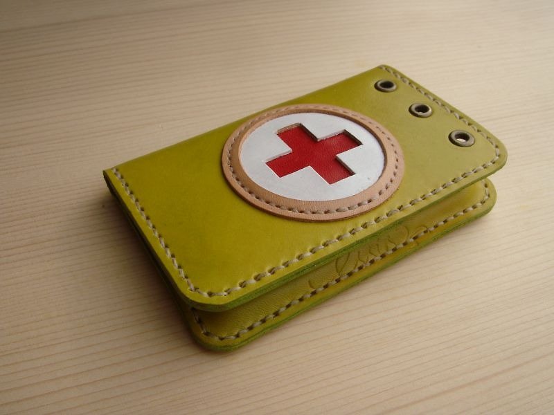 [ ISSIS ] 全手工制作真皮野战军风医疗小红十字造型名片夹/卡夹 - 文件夹/资料夹 - 真皮 绿色