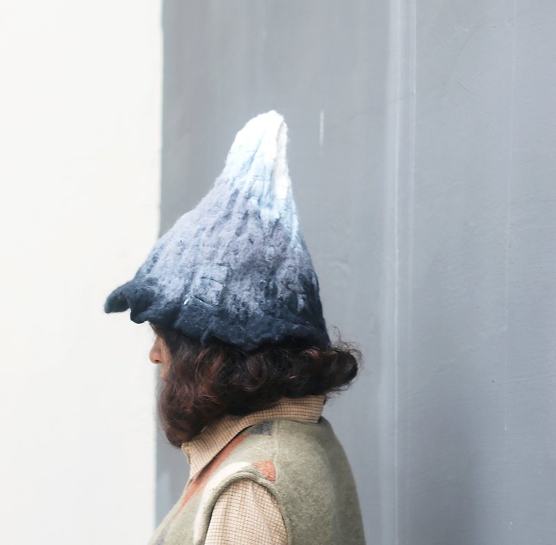 ‘山的型态’水墨画之山（黑白灰） 中国风水墨画泼墨山水手工羊毛毡女巫帽 尖尖帽 - 帽子 - 羊毛 黑色