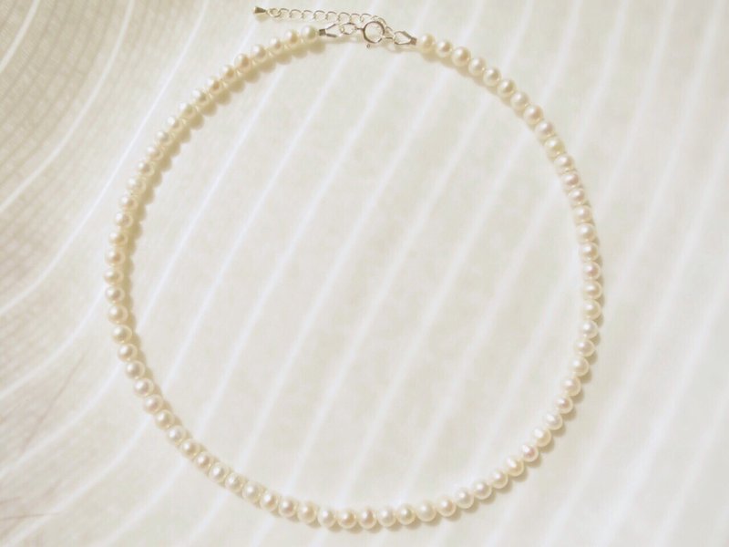 经典的珍珠项链 Le collier classique - 项链 - 珍珠 白色