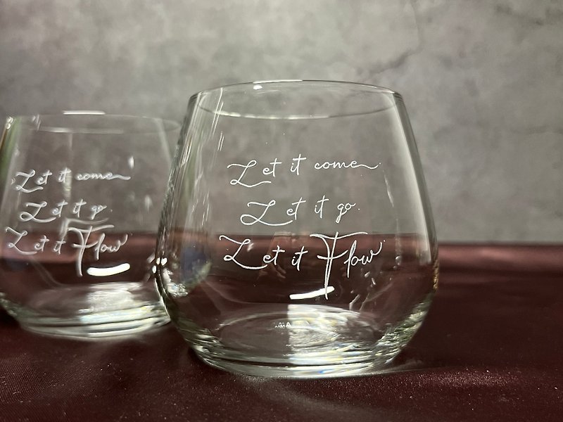 【定制化礼物】刻字玻璃杯 雕刻酒杯 (不限语言) - 杯子 - 玻璃 透明