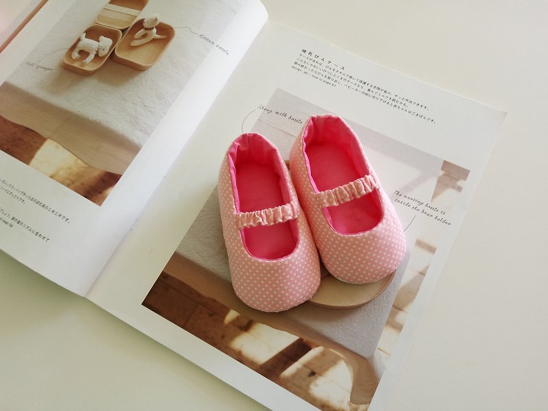 娃娃鞋款婴儿鞋材料包  (布片剪裁完成并已贴好棉衬,只需缝制) 11/12 - 童装鞋 - 棉．麻 粉红色