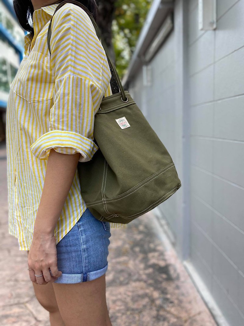 Olive Canvas 2way Bucket Bag w/ Strap Leather Handles - 侧背包/斜挎包 - 棉．麻 绿色
