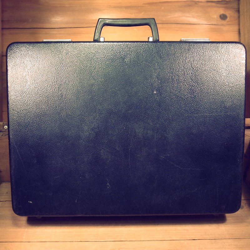 [ 老骨头 ]  ECHOLAC 黑色 复古老皮箱  VINTAGE - 行李箱/行李箱保护套 - 塑料 黑色