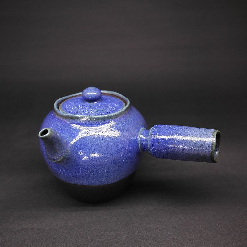 钴蓝釉瓮形二弯嘴侧把茶壶 手作陶艺 茶道具 - 茶具/茶杯 - 陶 蓝色