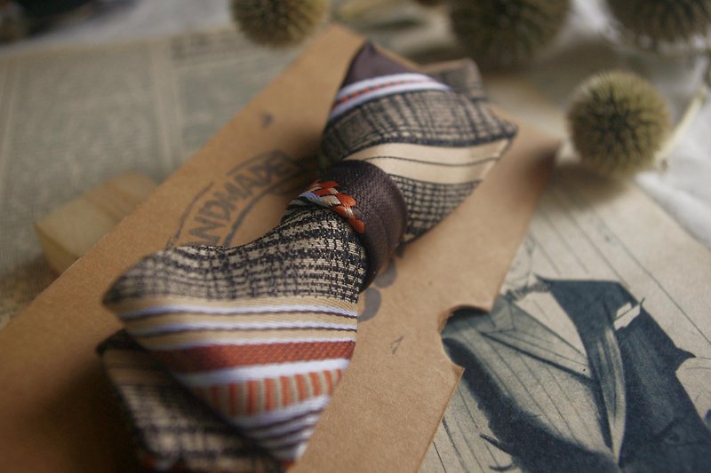 Papa's Bow Tie- 古董布花领带改制手工领结-捷克绅士-窄版 - 领带/领带夹 - 丝．绢 咖啡色