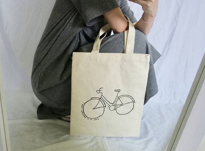 手绘帆布包-脚踏车 - 手提包/手提袋 - 其他材质 白色