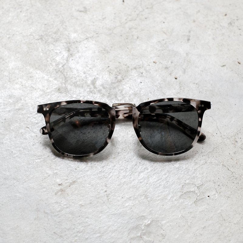 日本 太阳眼镜 墨镜 中金 全钛金属 偏光 uv400 玳瑁黑灰片 - 眼镜/眼镜框 - 其他金属 