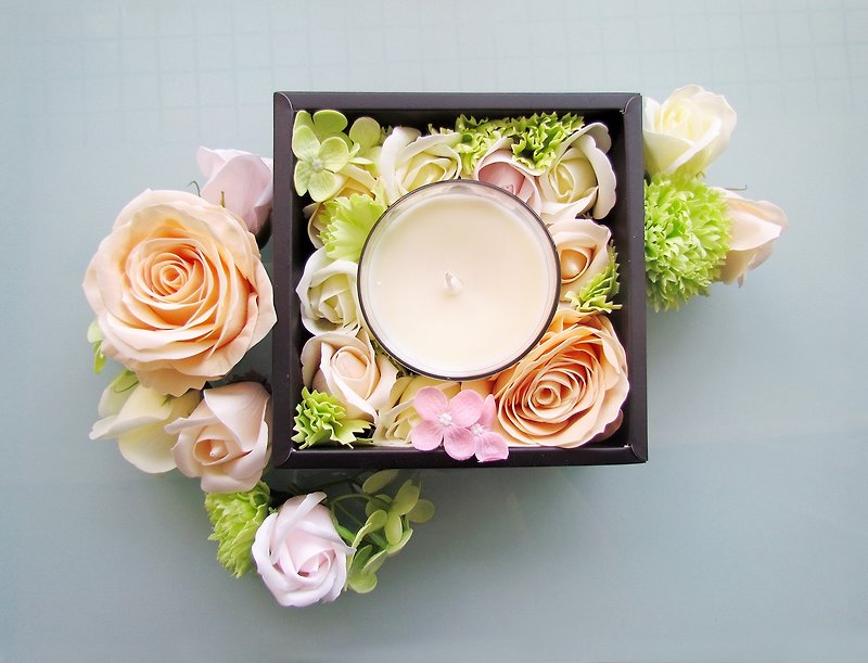 花与香氛─皂与香氛蜡烛礼盒【纯净白玫瑰】 #2018PinkoiXmas - 蜡烛/烛台 - 植物．花 