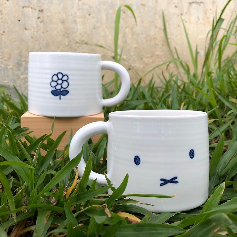 独家-【Miffy 米飞兔】青花瓷小山形杯-420ml - 咖啡杯/马克杯 - 瓷 白色
