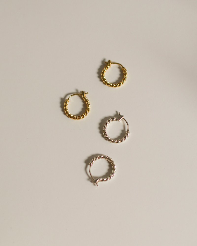 Mini Twist Hoop Earrings - Sterling Silver / 18K Gold Plated - 耳环/耳夹 - 纯银 银色