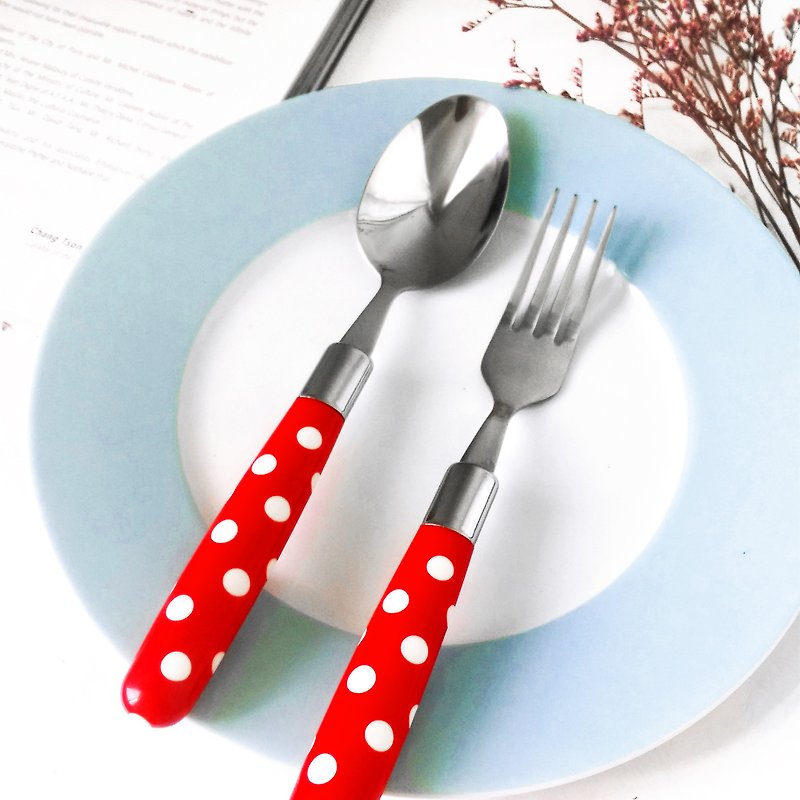 台湾第一筷。点点飨宴二件餐具组。经典红 - 餐刀/叉/匙组合 - 其他金属 红色