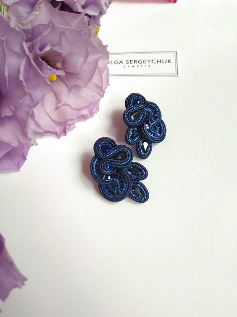 Earrings Asymmetric stud earrings in navy blue colorChristmas Gift Wrapping - 耳环/耳夹 - 其他材质 蓝色