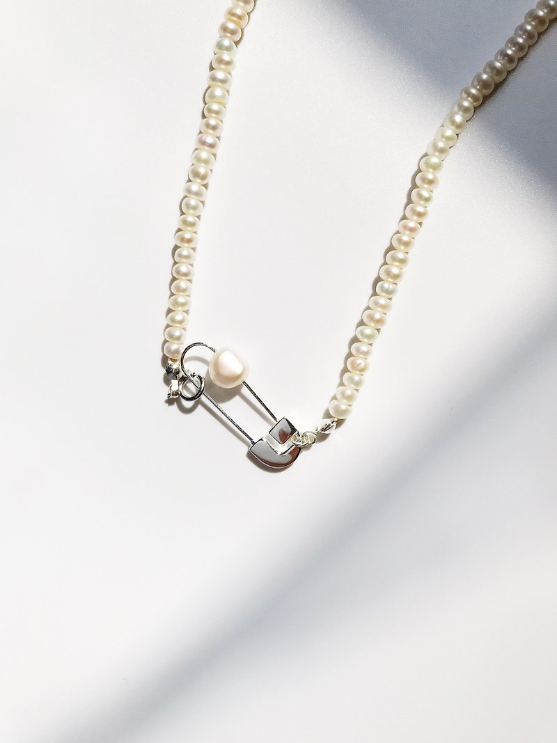LESIS | Pin Pearl Necklace - 项链 - 珍珠 白色