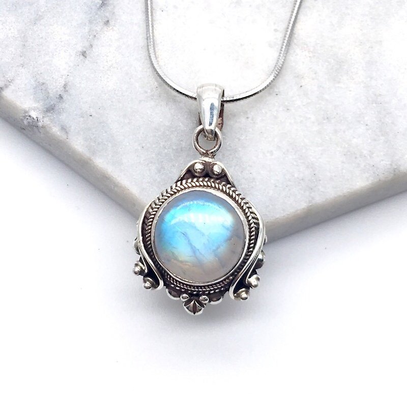 月光石925纯银圆形魔镜风格项链 尼泊尔手工镶嵌制作 - 项链 - 宝石 蓝色
