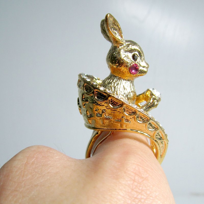 全金色兔子宝座戒指 均码 内有弹力戒指圈配合不同手指尺寸 - 戒指 - 其他金属 金色