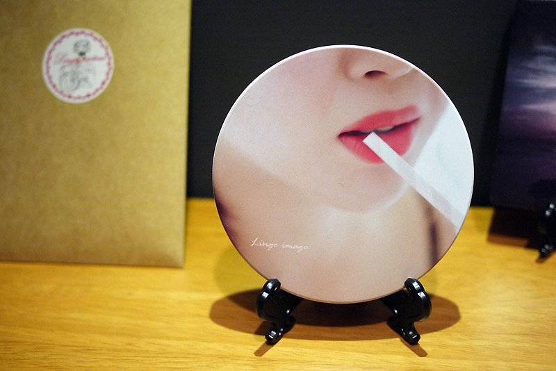 <云游视界@ pictour>影像创作设备艺术杯垫组_红唇 red lips - 杯垫 - 瓷 红色