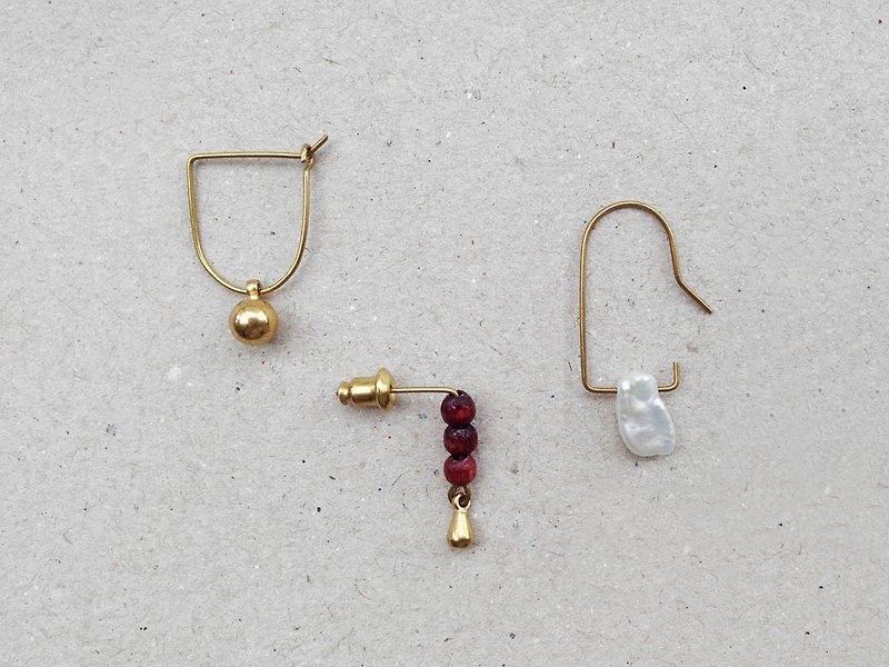 三剑客系列 简约红木扁状珍珠黄铜丝耳环 - 耳环/耳夹 - 宝石 红色