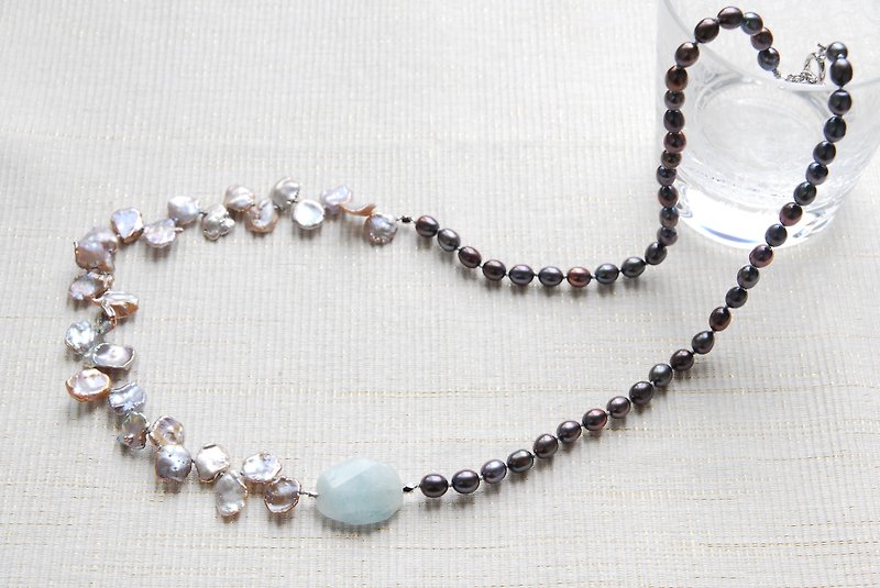 タンブル石とケシパールのネックレス　アクアマリン - 项链 - 珍珠 多色