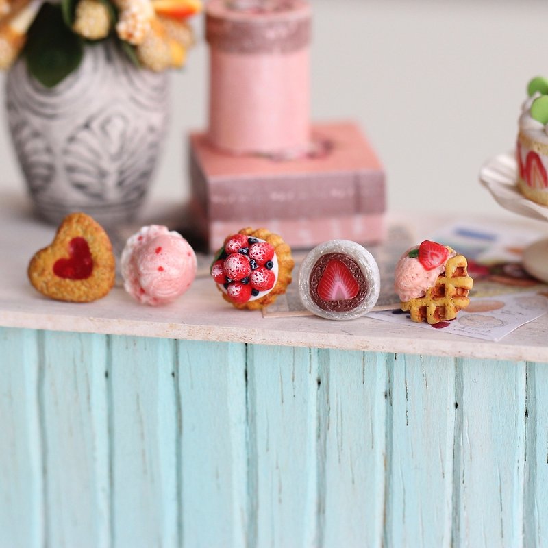 草莓季袖珍耳环套组 Strawberry Season Miniature Earring Set - 耳环/耳夹 - 粘土 粉红色