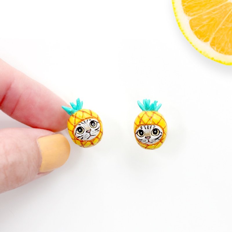 Pineapple Cat Earrings, Cat Stud Earrings, Pineapple Earrings, cat lover gifts - 耳环/耳夹 - 粘土 黄色